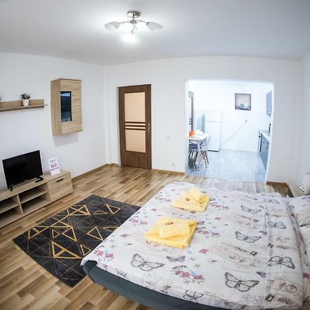 Travel Homzzz Apartments Târgu-Mureş Exteriör bild