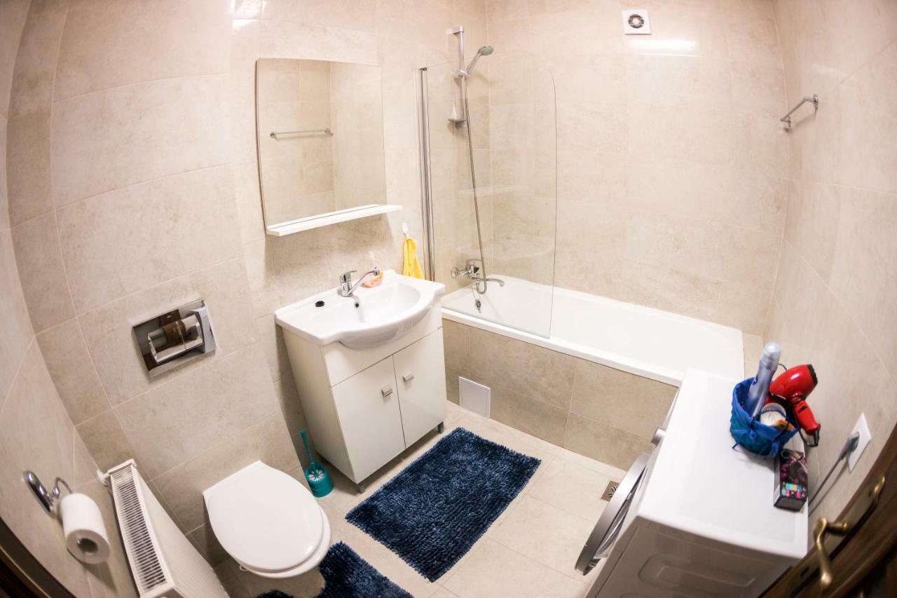 Travel Homzzz Apartments Târgu-Mureş Exteriör bild