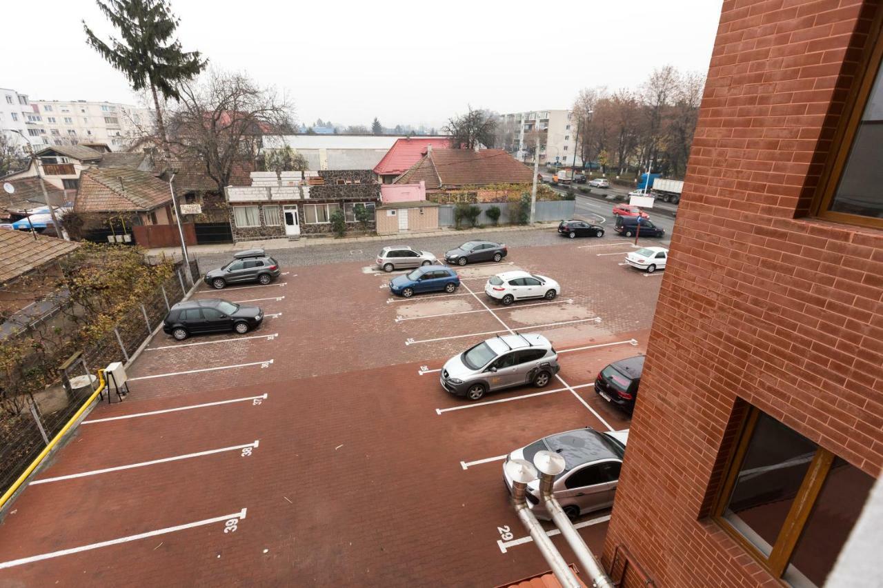 Travel Homzzz Apartments Târgu-Mureş Exteriör bild