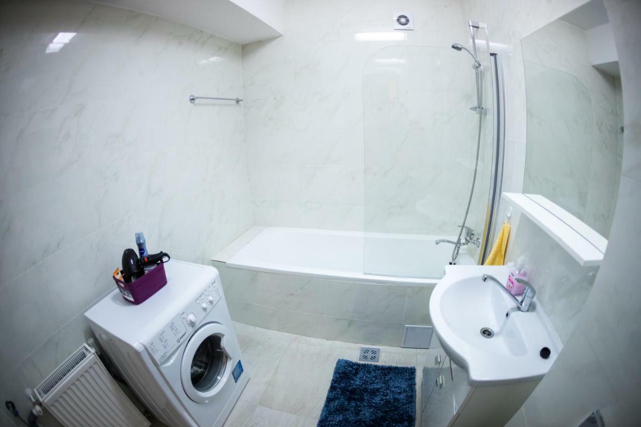 Travel Homzzz Apartments Târgu-Mureş Exteriör bild