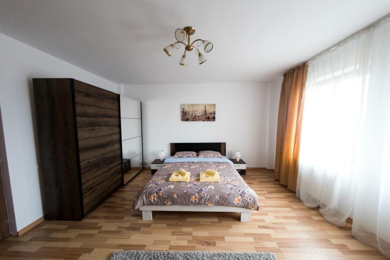 Travel Homzzz Apartments Târgu-Mureş Exteriör bild